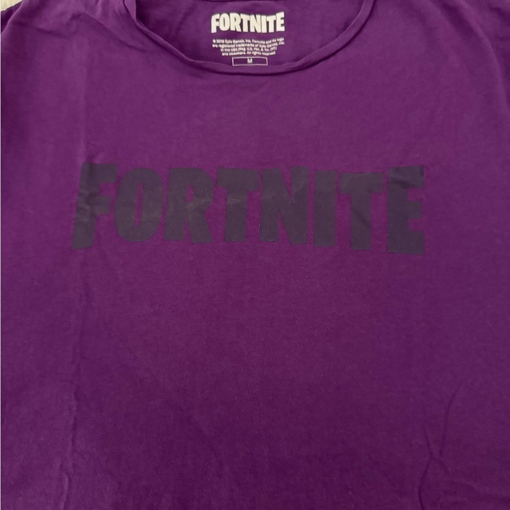 ⚫️ Fortnite short sleeve tee NEW medium purple